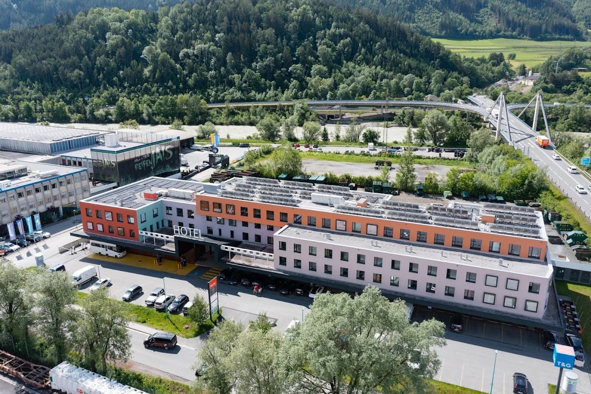 Hwest Hotel