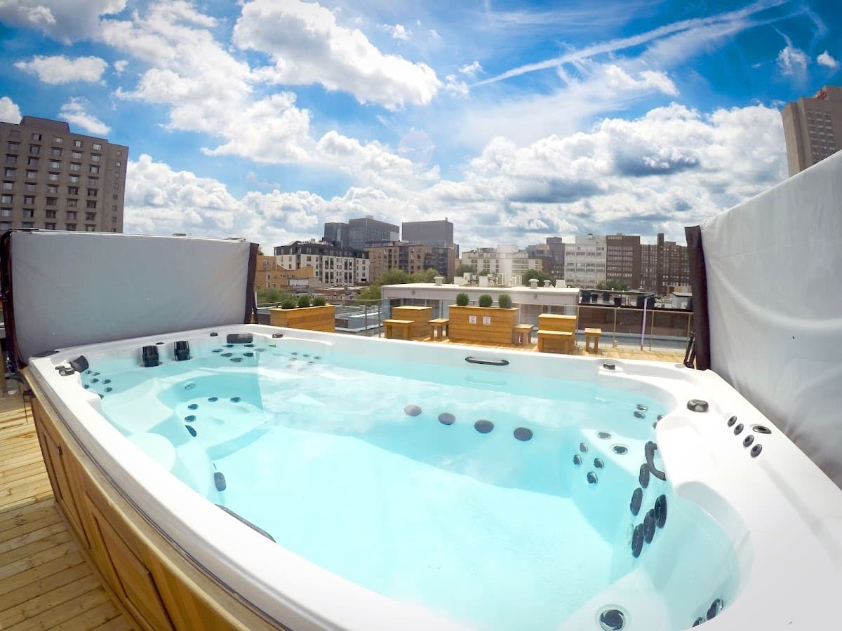 Private Ensuite room at M Montreal (hostel) for Osheaga